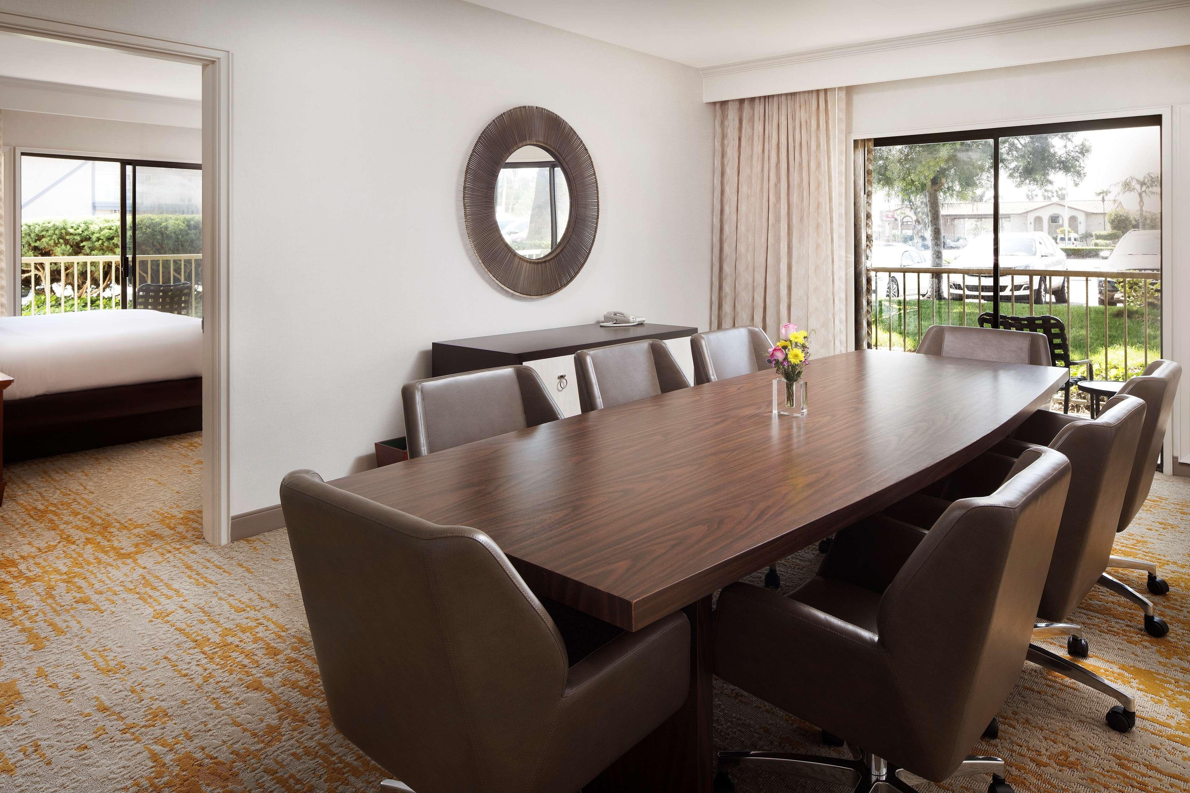 Doubletree By Hilton Ontario Airport Hotel Ngoại thất bức ảnh