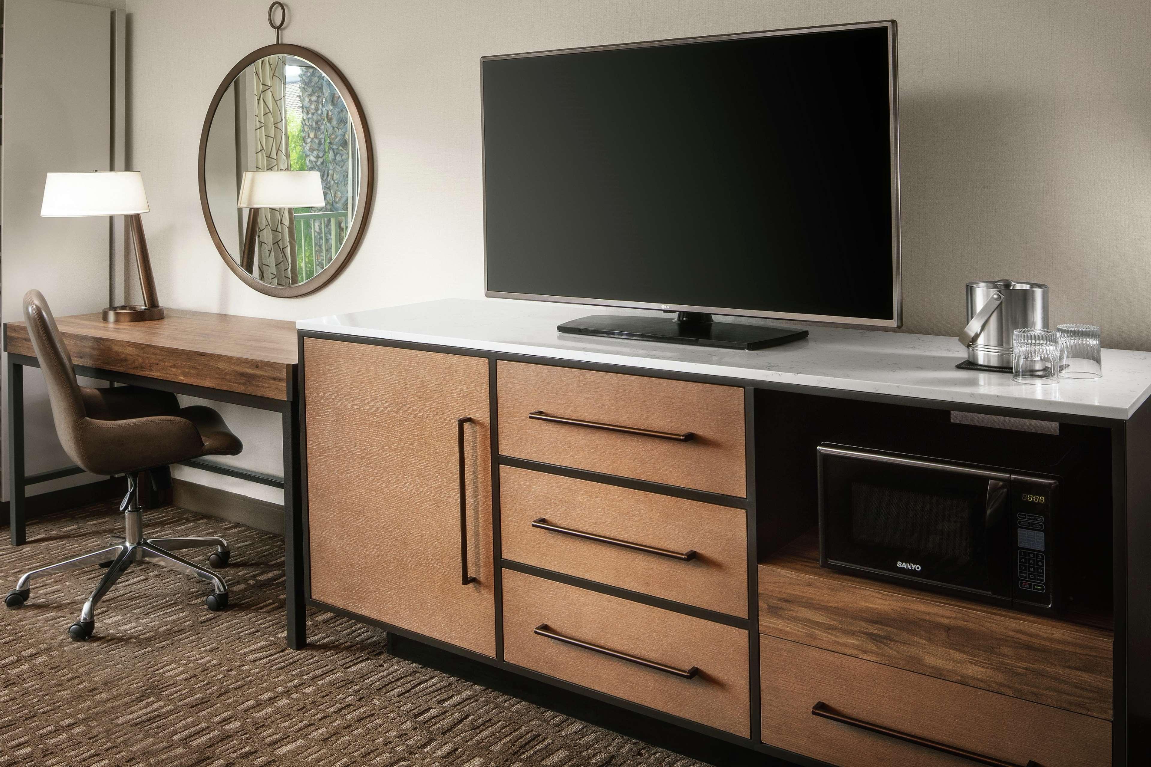 Doubletree By Hilton Ontario Airport Hotel Ngoại thất bức ảnh